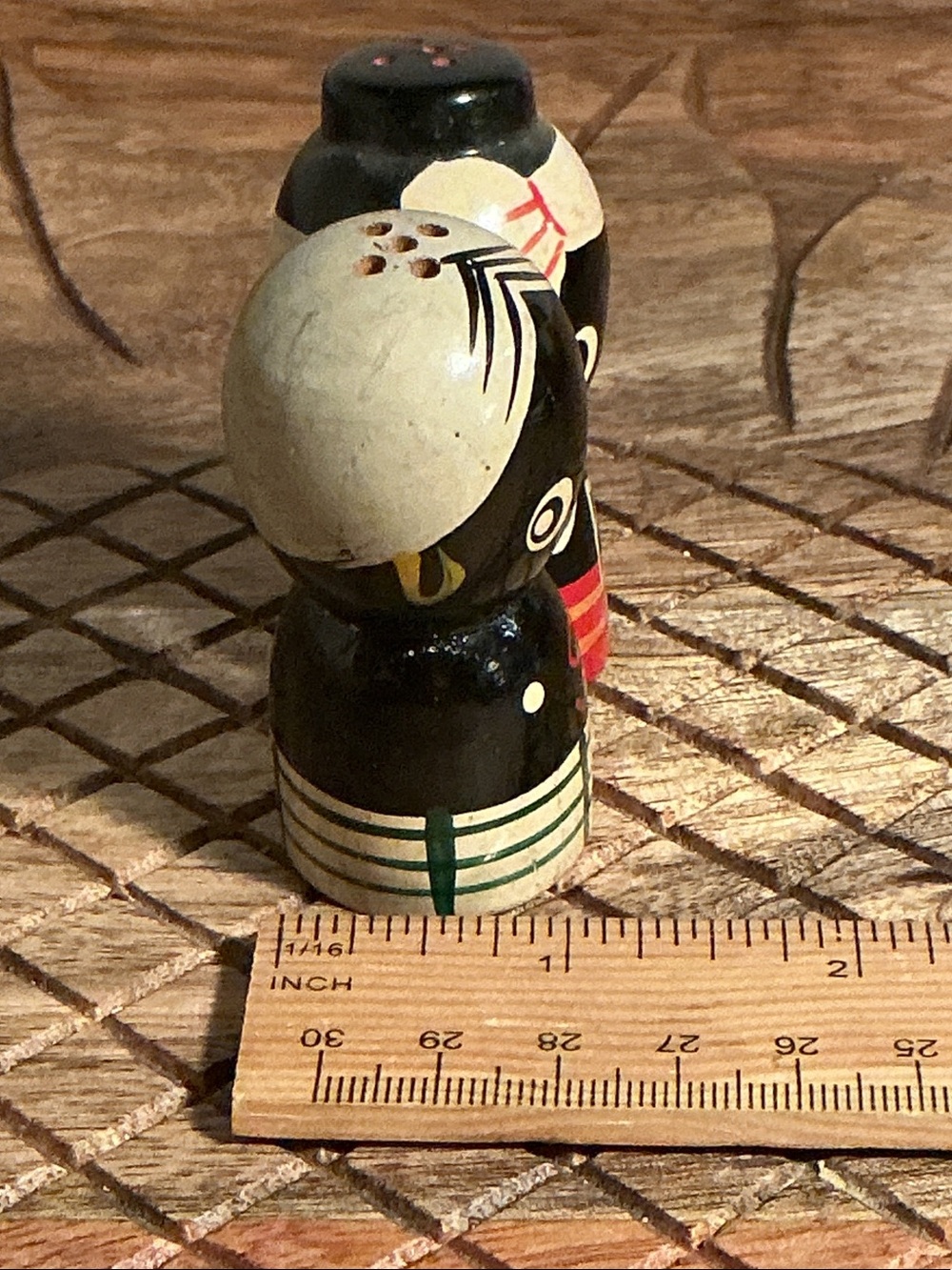 Vintage unique Wooden Black Doll Salt & Pepper Shakers - Hand Painted Rare - Picture 3 of 7